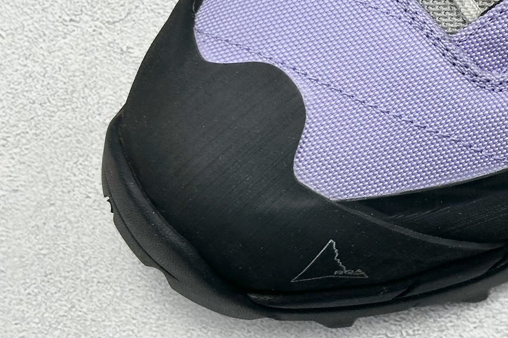 图片[7]-ROA Hiking Katharina Low Sneaker 卡塔琳娜 登山款 广东原厂代工出品 原楦型开发纸版 采用原装一致防水头层磨砂牛皮鞋面材质 环抱式防剐蹭硫化橡胶片组合Vibram黄金防滑耐磨橡胶大底 重新颠覆登山鞋,意大利小众鞋履品牌 RO22系列低帮系带户外防水徒步登山运动鞋 尺码：36 37 38 39 40 41 42 43 44 45-选品中心