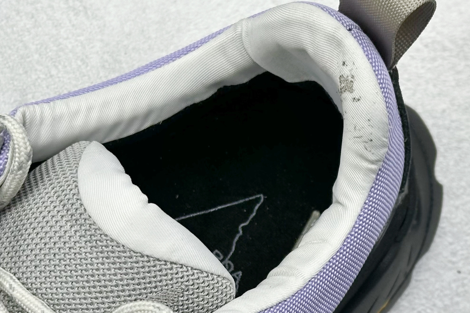 图片[8]-ROA Hiking Katharina Low Sneaker 卡塔琳娜 登山款 广东原厂代工出品 原楦型开发纸版 采用原装一致防水头层磨砂牛皮鞋面材质 环抱式防剐蹭硫化橡胶片组合Vibram黄金防滑耐磨橡胶大底 重新颠覆登山鞋,意大利小众鞋履品牌 RO22系列低帮系带户外防水徒步登山运动鞋 尺码：36 37 38 39 40 41 42 43 44 45-选品中心