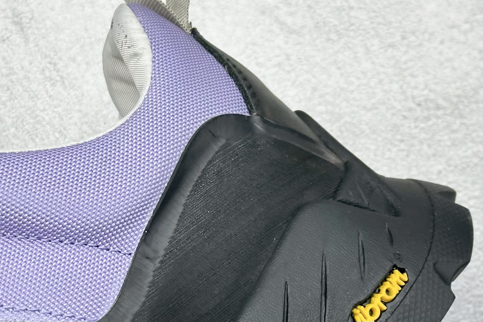 图片[9]-ROA Hiking Katharina Low Sneaker 卡塔琳娜 登山款 广东原厂代工出品 原楦型开发纸版 采用原装一致防水头层磨砂牛皮鞋面材质 环抱式防剐蹭硫化橡胶片组合Vibram黄金防滑耐磨橡胶大底 重新颠覆登山鞋,意大利小众鞋履品牌 RO22系列低帮系带户外防水徒步登山运动鞋 尺码：36 37 38 39 40 41 42 43 44 45-选品中心