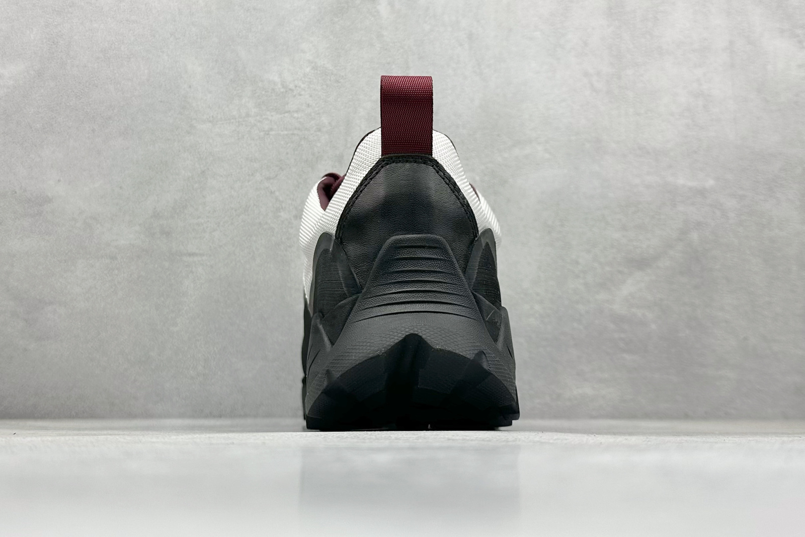 图片[6]-ROA Hiking Katharina Low Sneaker 卡塔琳娜 登山款 广东原厂代工出品 原楦型开发纸版 采用原装一致防水头层磨砂牛皮鞋面材质 环抱式防剐蹭硫化橡胶片组合Vibram黄金防滑耐磨橡胶大底 重新颠覆登山鞋,意大利小众鞋履品牌 RO22系列低帮系带户外防水徒步登山运动鞋 尺码：36 37 38 39 40 41 42 43 44 45-选品中心