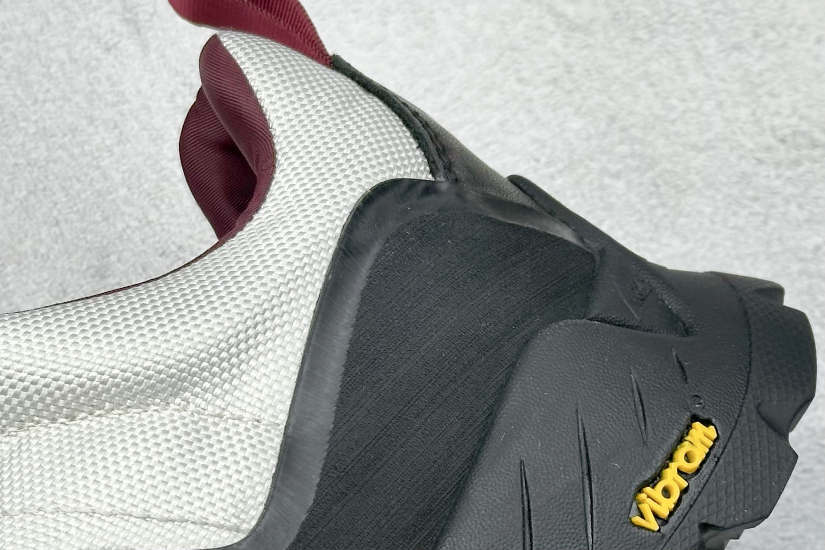 图片[9]-ROA Hiking Katharina Low Sneaker 卡塔琳娜 登山款 广东原厂代工出品 原楦型开发纸版 采用原装一致防水头层磨砂牛皮鞋面材质 环抱式防剐蹭硫化橡胶片组合Vibram黄金防滑耐磨橡胶大底 重新颠覆登山鞋,意大利小众鞋履品牌 RO22系列低帮系带户外防水徒步登山运动鞋 尺码：36 37 38 39 40 41 42 43 44 45-选品中心