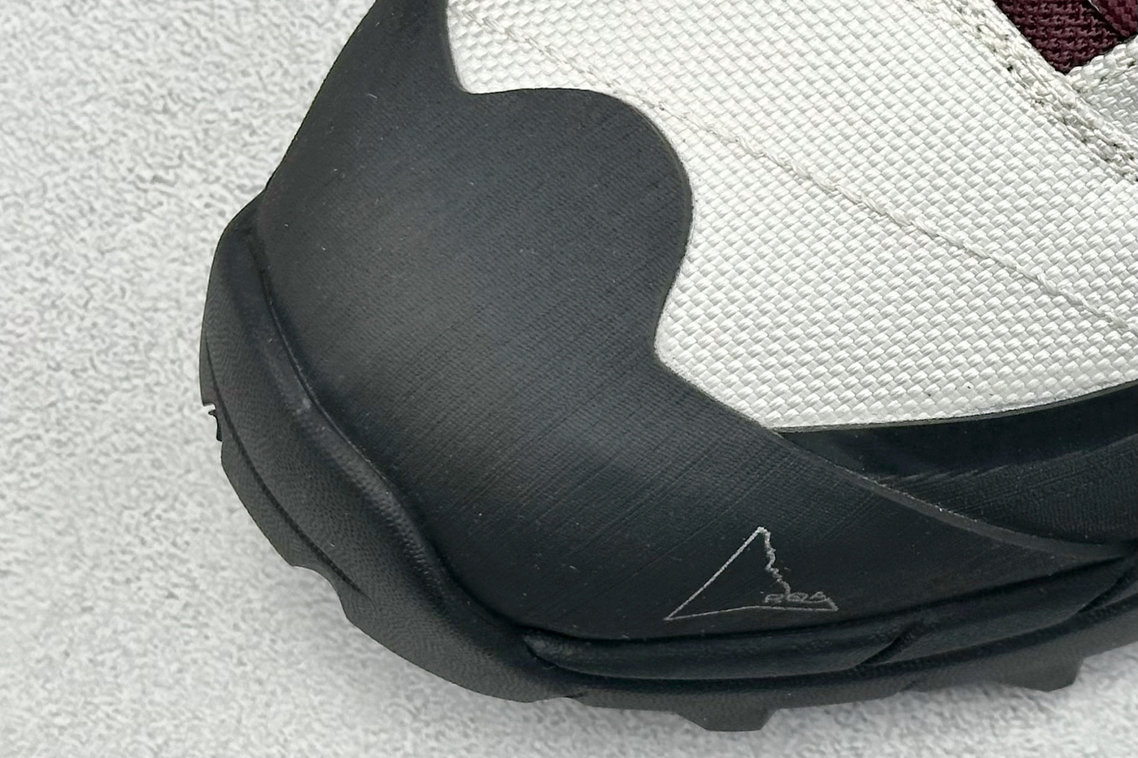 图片[7]-ROA Hiking Katharina Low Sneaker 卡塔琳娜 登山款 广东原厂代工出品 原楦型开发纸版 采用原装一致防水头层磨砂牛皮鞋面材质 环抱式防剐蹭硫化橡胶片组合Vibram黄金防滑耐磨橡胶大底 重新颠覆登山鞋,意大利小众鞋履品牌 RO22系列低帮系带户外防水徒步登山运动鞋 尺码：36 37 38 39 40 41 42 43 44 45-选品中心