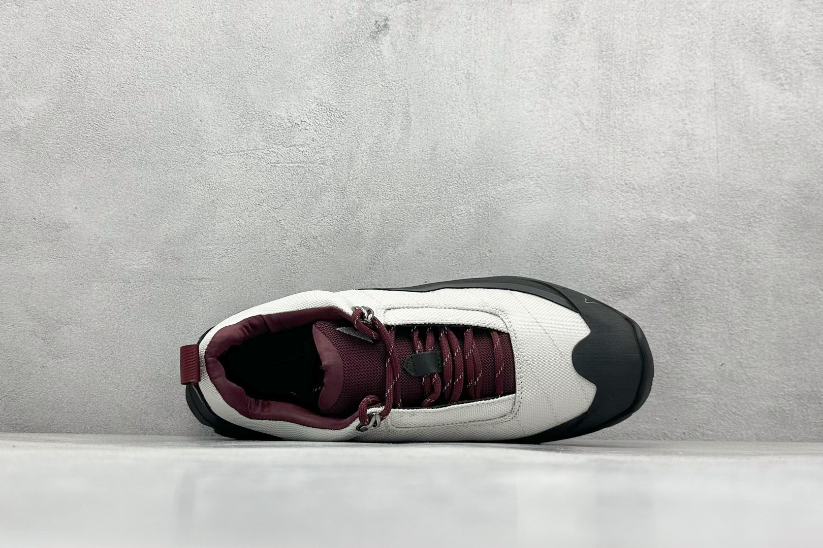 图片[3]-ROA Hiking Katharina Low Sneaker 卡塔琳娜 登山款 广东原厂代工出品 原楦型开发纸版 采用原装一致防水头层磨砂牛皮鞋面材质 环抱式防剐蹭硫化橡胶片组合Vibram黄金防滑耐磨橡胶大底 重新颠覆登山鞋,意大利小众鞋履品牌 RO22系列低帮系带户外防水徒步登山运动鞋 尺码：36 37 38 39 40 41 42 43 44 45-选品中心