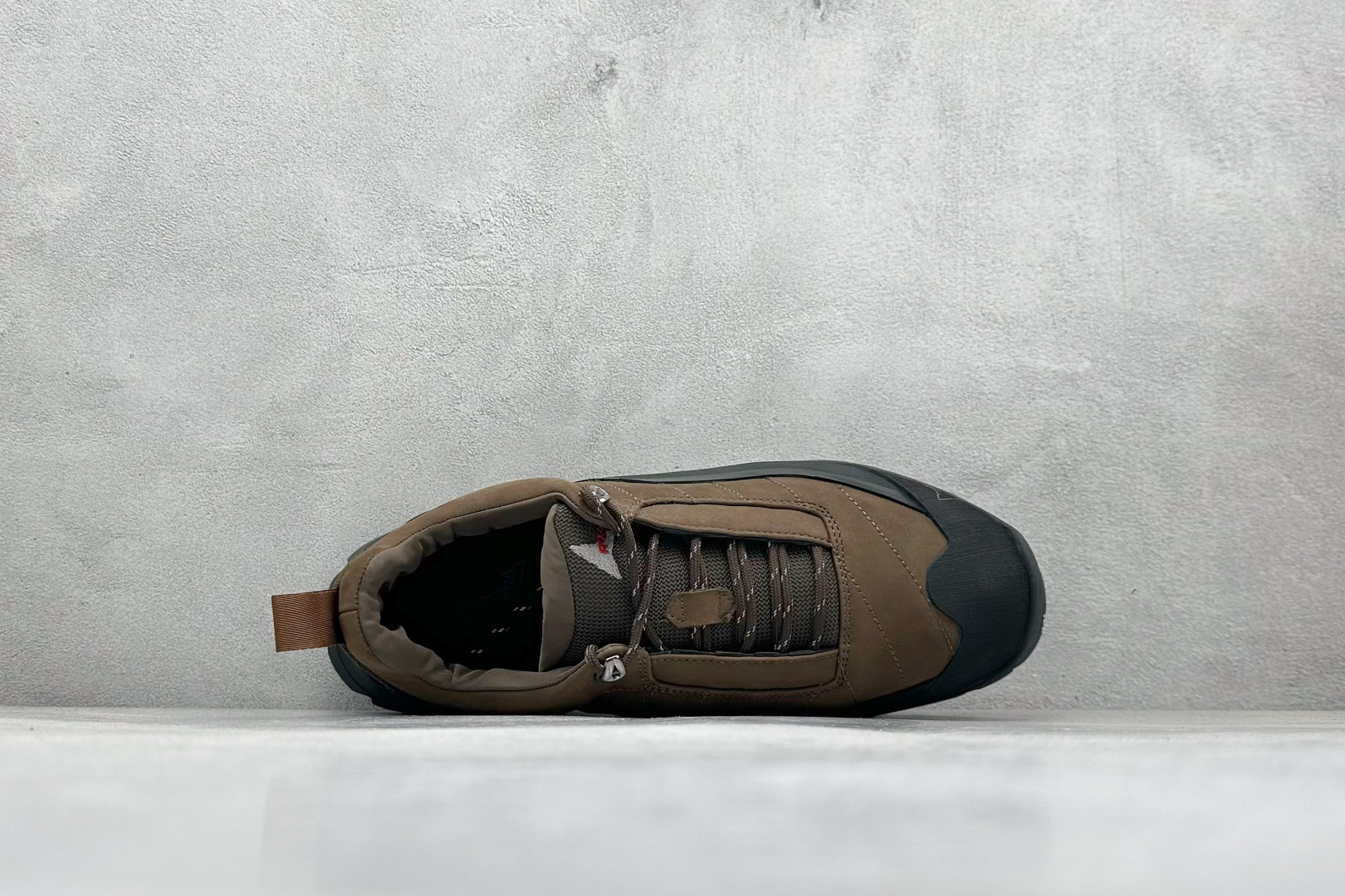 图片[3]-ROA Hiking Katharina Low Sneaker 卡塔琳娜 登山款 广东原厂代工出品 原楦型开发纸版 采用原装一致防水头层磨砂牛皮鞋面材质 环抱式防剐蹭硫化橡胶片组合Vibram黄金防滑耐磨橡胶大底 重新颠覆登山鞋,意大利小众鞋履品牌 RO22系列低帮系带户外防水徒步登山运动鞋 尺码：36 37 38 39 40 41 42 43 44 45-选品中心