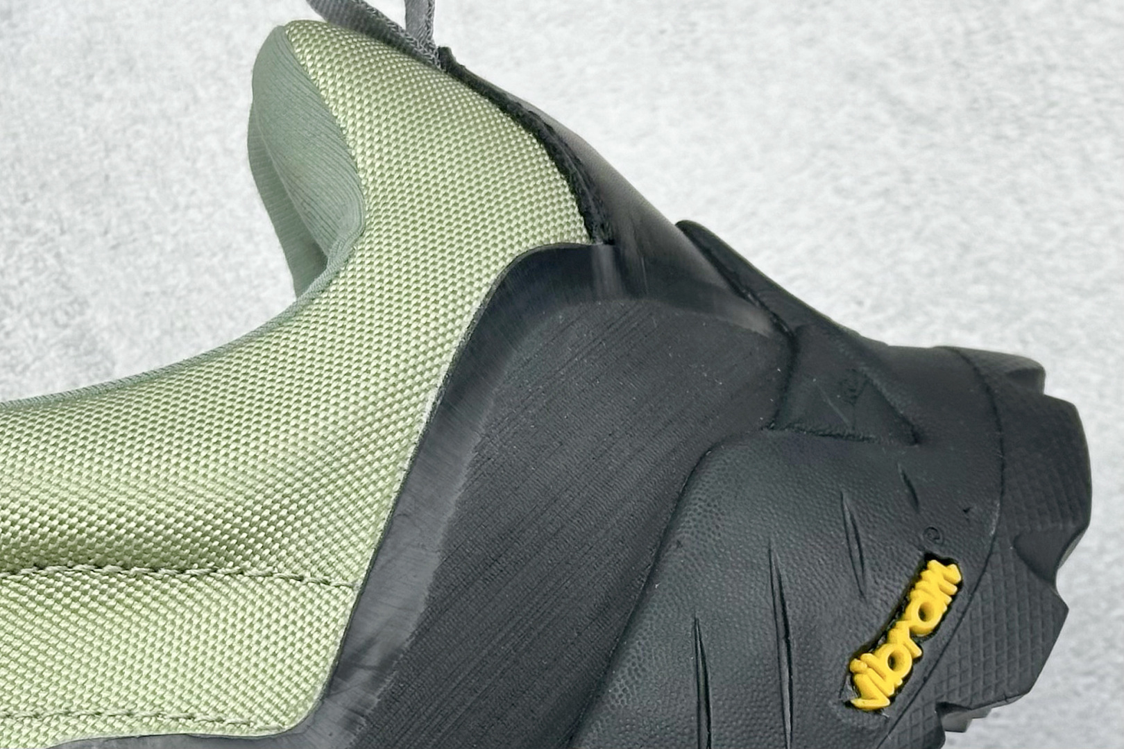 图片[9]-ROA Hiking Katharina Low Sneaker 卡塔琳娜 登山款 广东原厂代工出品 原楦型开发纸版 采用原装一致防水头层磨砂牛皮鞋面材质 环抱式防剐蹭硫化橡胶片组合Vibram黄金防滑耐磨橡胶大底 重新颠覆登山鞋,意大利小众鞋履品牌 RO22系列低帮系带户外防水徒步登山运动鞋 尺码：36 37 38 39 40 41 42 43 44 45-选品中心