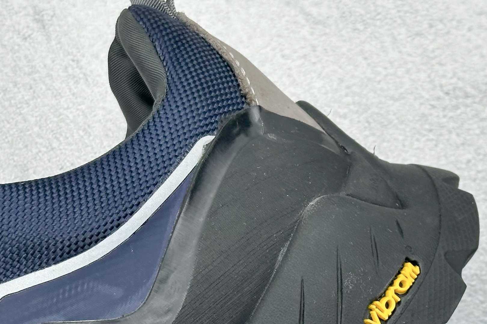 图片[9]-ROA Hiking Katharina Low Sneaker 卡塔琳娜 登山款 广东原厂代工出品 原楦型开发纸版 采用原装一致防水头层磨砂牛皮鞋面材质 环抱式防剐蹭硫化橡胶片组合Vibram黄金防滑耐磨橡胶大底 重新颠覆登山鞋,意大利小众鞋履品牌 RO22系列低帮系带户外防水徒步登山运动鞋 尺码：36 37 38 39 40 41 42 43 44 45-选品中心