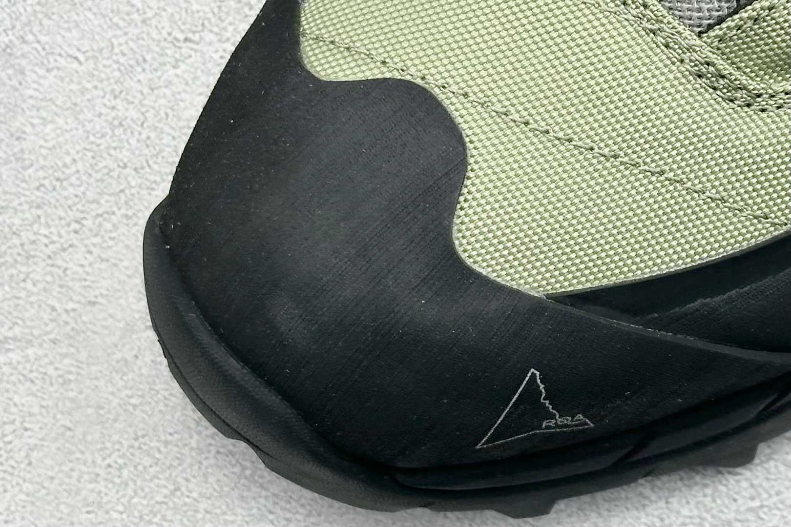 图片[7]-ROA Hiking Katharina Low Sneaker 卡塔琳娜 登山款 广东原厂代工出品 原楦型开发纸版 采用原装一致防水头层磨砂牛皮鞋面材质 环抱式防剐蹭硫化橡胶片组合Vibram黄金防滑耐磨橡胶大底 重新颠覆登山鞋,意大利小众鞋履品牌 RO22系列低帮系带户外防水徒步登山运动鞋 尺码：36 37 38 39 40 41 42 43 44 45-选品中心