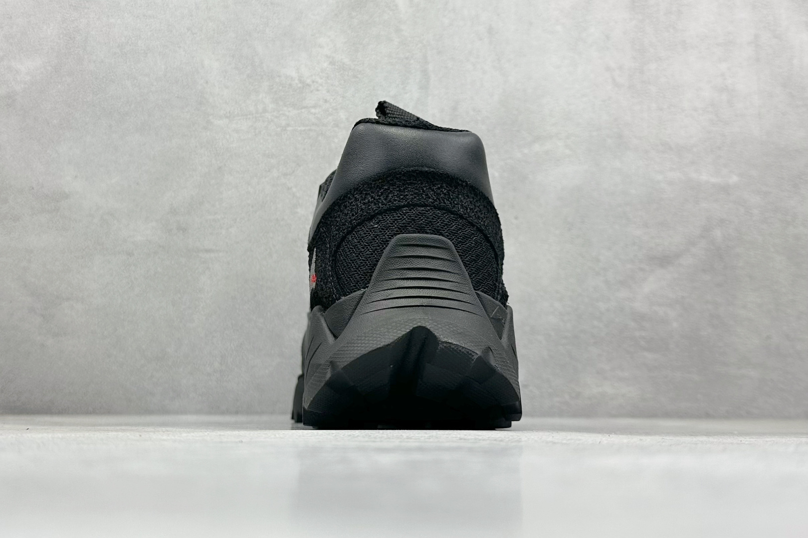 图片[6]-ROA Hiking Katharina Low Sneaker 卡塔琳娜 登山款 广东原厂代工出品 原楦型开发纸版 采用原装一致防水头层磨砂牛皮鞋面材质 环抱式防剐蹭硫化橡胶片组合Vibram黄金防滑耐磨橡胶大底 重新颠覆登山鞋,意大利小众鞋履品牌 RO22系列低帮系带户外防水徒步登山运动鞋 尺码：36 37 38 39 40 41 42 43 44 45-选品中心