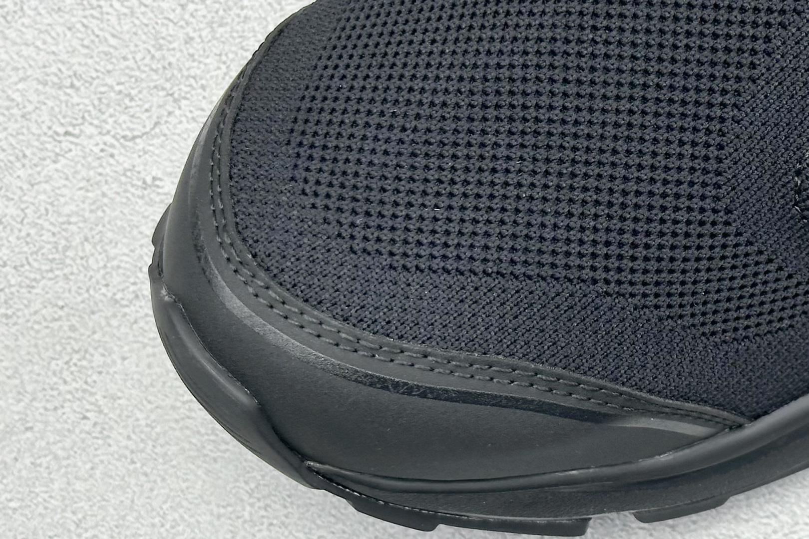 图片[7]-Dior B30 迪奥网眼织物低帮运动休闲鞋 该款系列采用黑网色眼织物白和色科技料面精心制 作饰以反光“CD30”图形标志 外格轻盈的刻雕效果橡胶鞋搭底配标志性点的缀提升格调 内弹部力细节塑造想理的舒适穿着体验可与各休式闲造型配搭 彰显尚时现代的运风动范 尺码： 36 37 38 39 40 41 42 43 44 45-选品中心