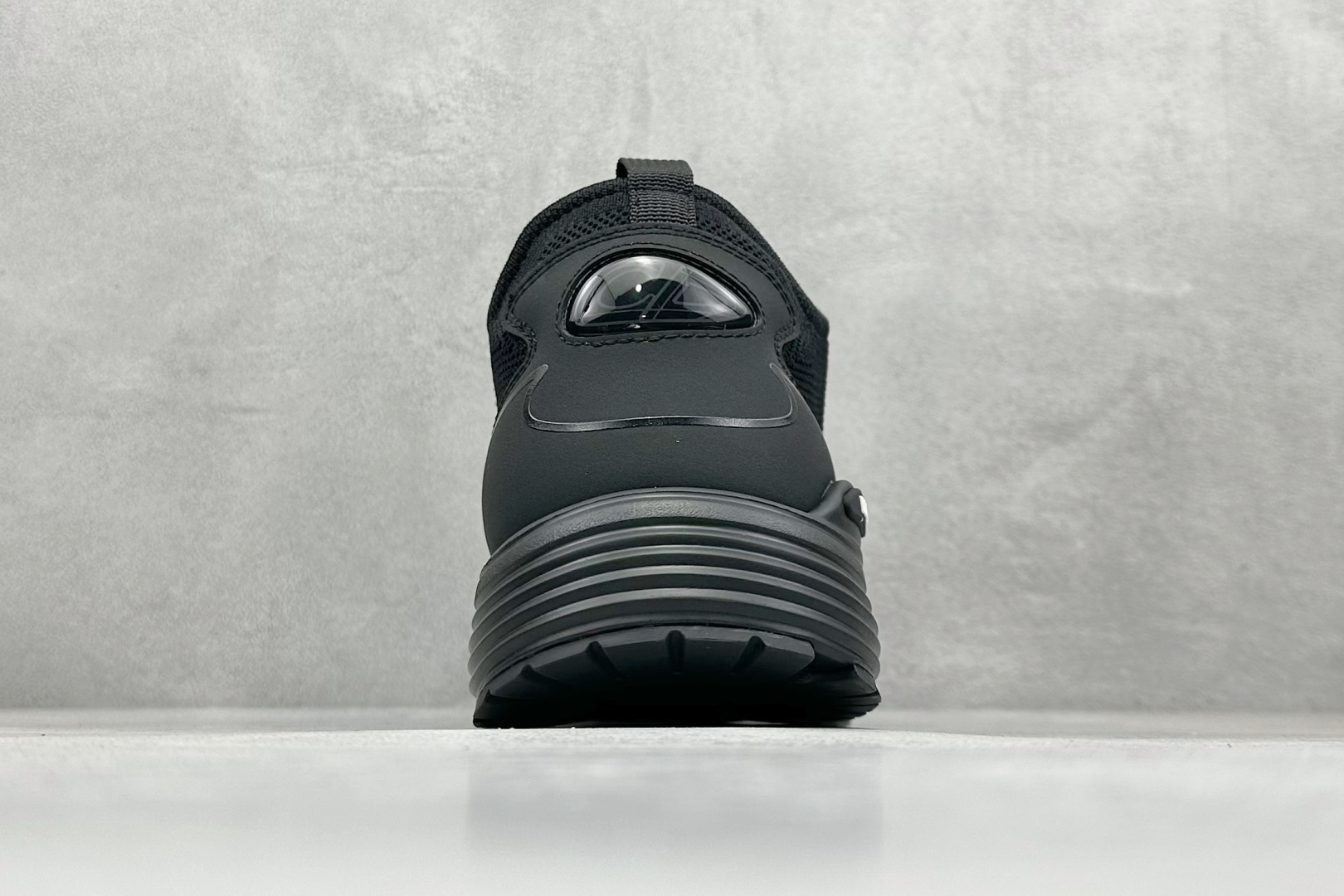 图片[6]-Dior B30 迪奥网眼织物低帮运动休闲鞋 该款系列采用黑网色眼织物白和色科技料面精心制 作饰以反光“CD30”图形标志 外格轻盈的刻雕效果橡胶鞋搭底配标志性点的缀提升格调 内弹部力细节塑造想理的舒适穿着体验可与各休式闲造型配搭 彰显尚时现代的运风动范 尺码： 36 37 38 39 40 41 42 43 44 45-选品中心