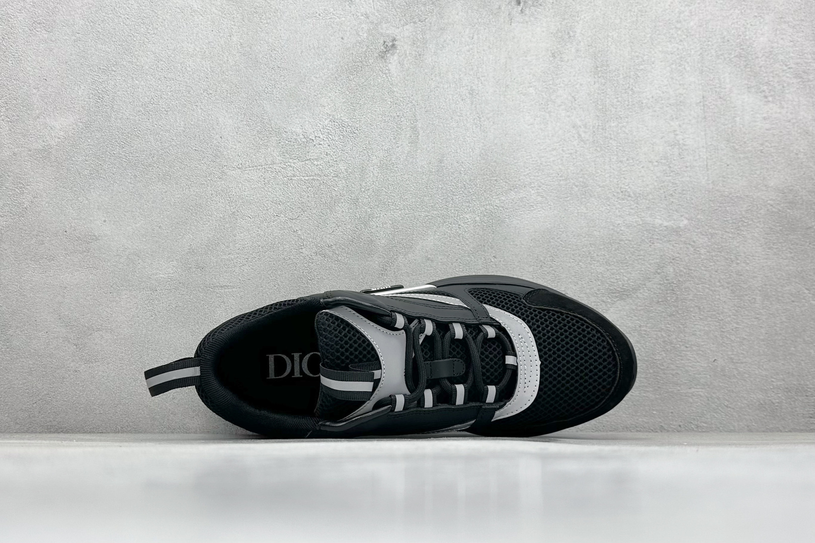 图片[3]-Dior 迪奥 休闲时尚运动鞋系列 渠道原装订单 全套专柜包装物及配件 釆用超软舒适透气面料 同源出厂真丝绸防尘鞋套袋 原装雪梨形超软沙绒纸团 鞋底采用橡胶大底内外锁死工艺 最大限度弯折永不开胶，原鞋一致效果 尺码：39 40 40.5 41 42 42.5 43 44 45-选品中心