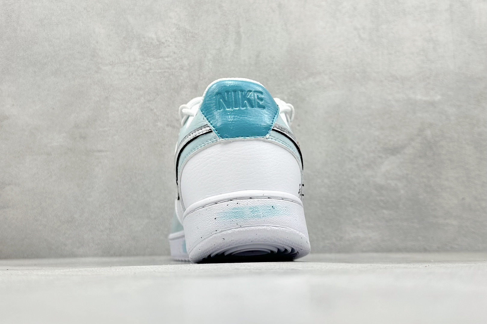 
Nike Court Vision Low 绑带手绘涂鸦 
休闲运动板鞋 纯原版本
低帮百搭透气休闲运