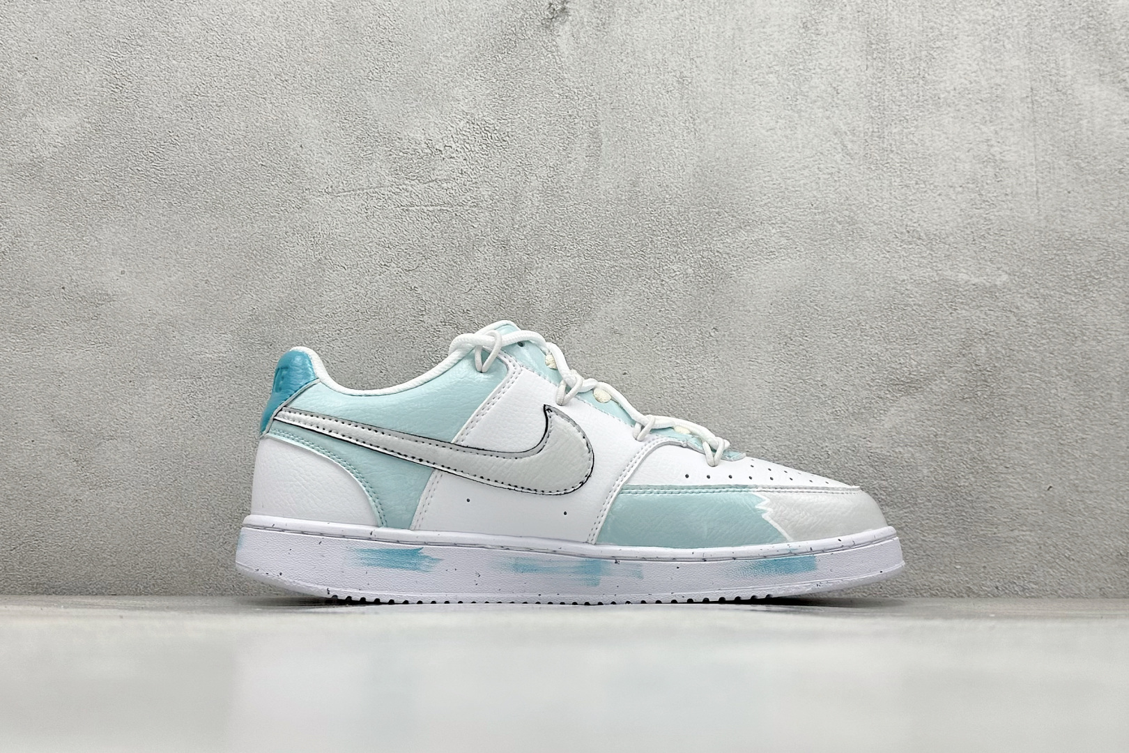 
Nike Court Vision Low 绑带手绘涂鸦 
休闲运动板鞋 纯原版本
低帮百搭透气休闲运