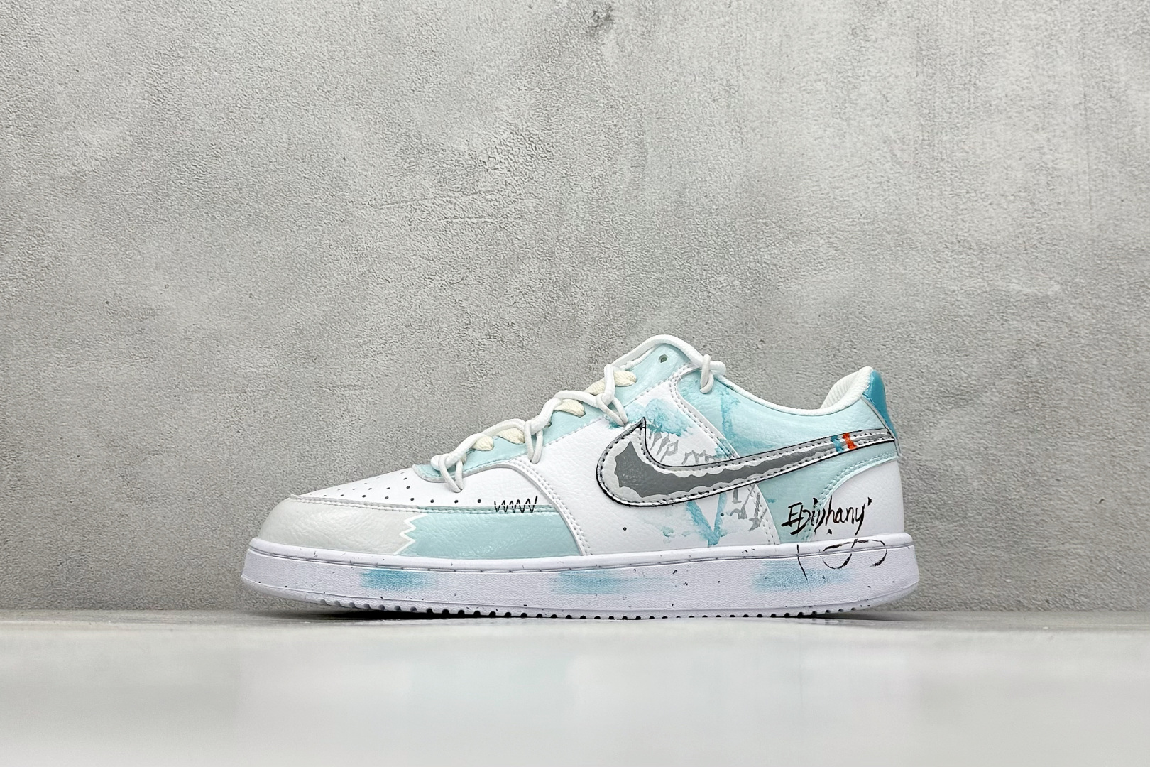 
Nike Court Vision Low 绑带手绘涂鸦 
休闲运动板鞋 纯原版本
低帮百搭透气休闲运