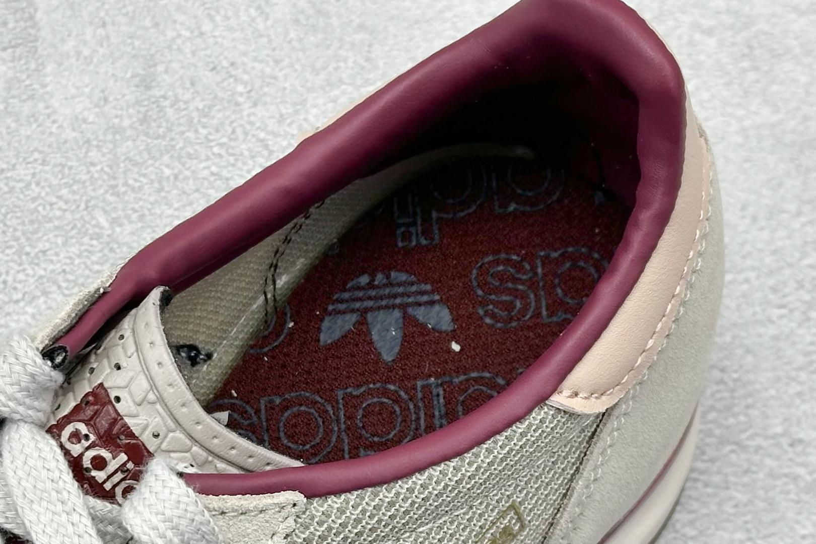 图片[8]-AD Originals SL 72 RS 阿迪经典复古慢跑鞋  #鞋款采用舒爽尼龙鞋面、绒面革饰面和皮革细节等设计。与此同时，搭载着 Ecotex 鞋舌，更添质感；EVA 中底设计助你舒适出行；经典低帮设计和橡胶外底，旨在打造时尚型格。  货号：JI2485 尺码：36-45-选品中心