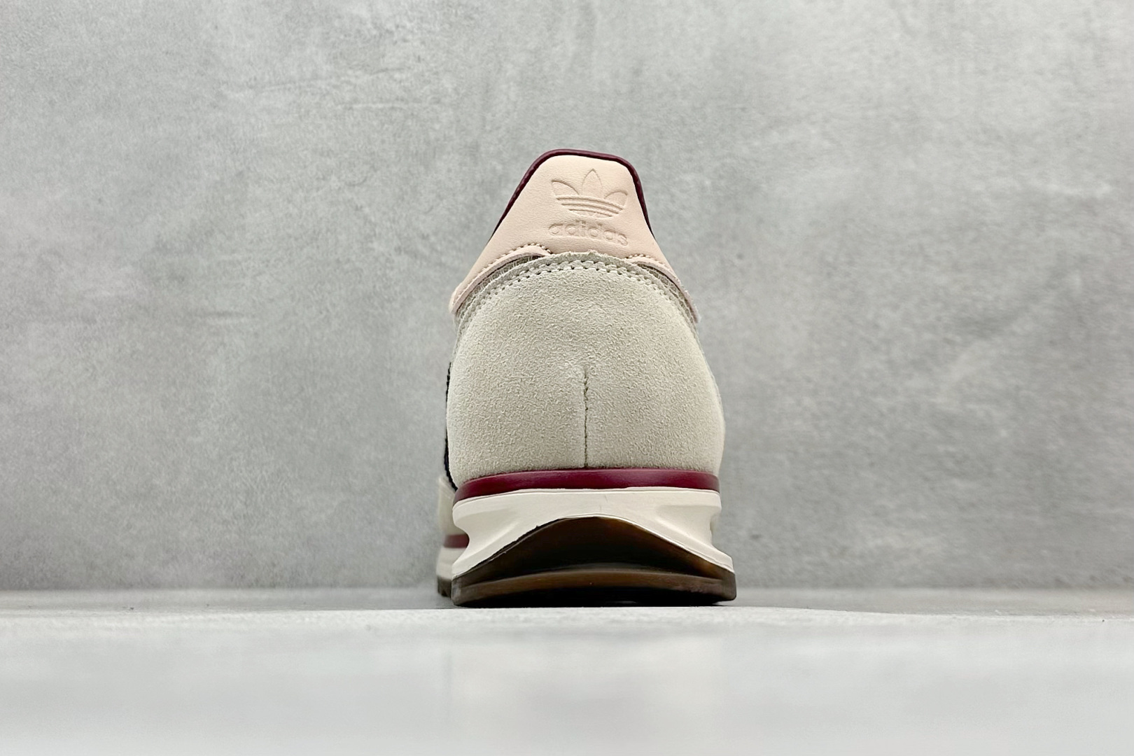 图片[6]-AD Originals SL 72 RS 阿迪经典复古慢跑鞋  #鞋款采用舒爽尼龙鞋面、绒面革饰面和皮革细节等设计。与此同时，搭载着 Ecotex 鞋舌，更添质感；EVA 中底设计助你舒适出行；经典低帮设计和橡胶外底，旨在打造时尚型格。  货号：JI2485 尺码：36-45-选品中心