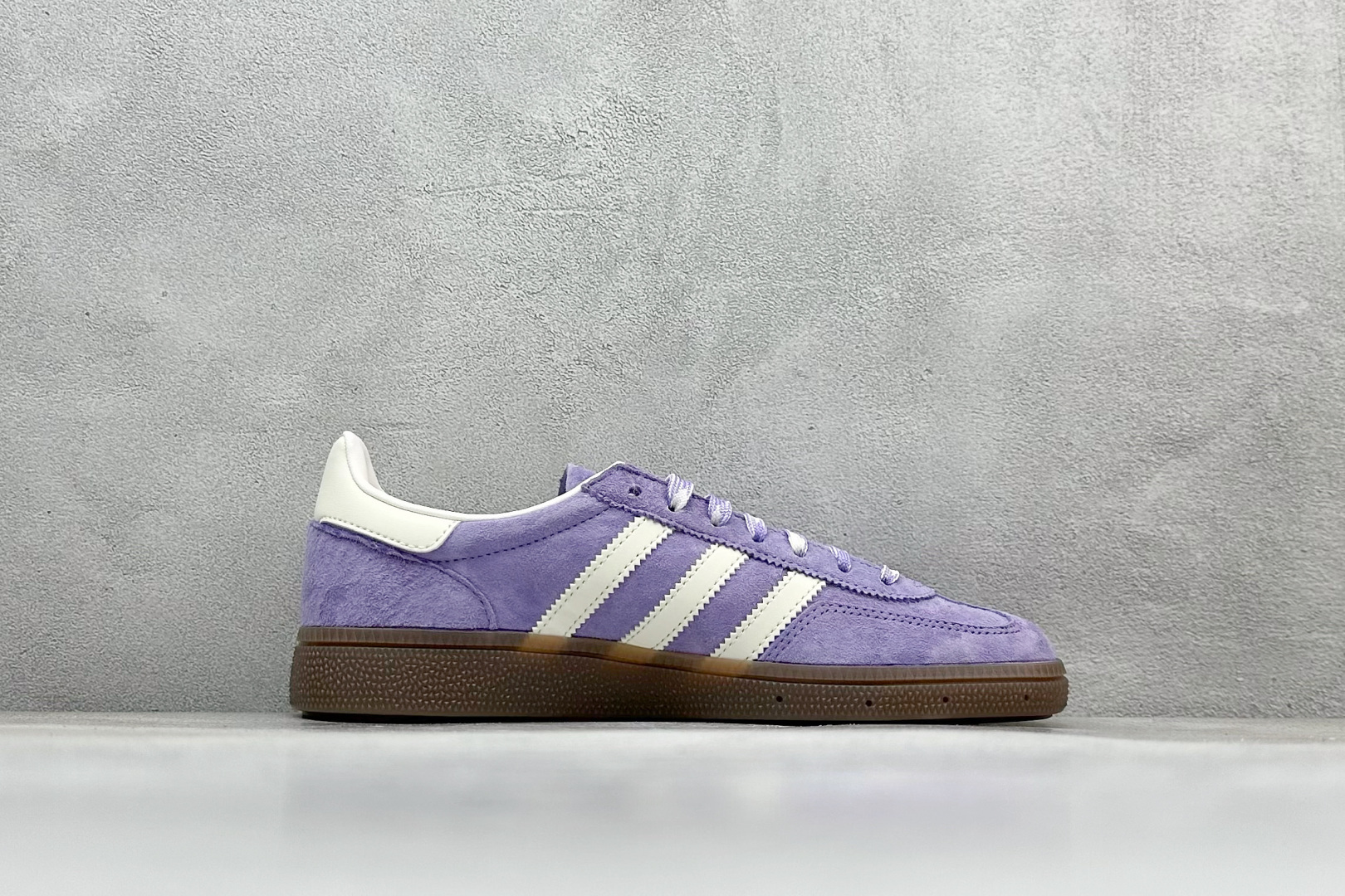 图片[2]-Adidas Handball Spezial 阿迪达斯经典款复古休闲板鞋 #原厂原档案开发出品 皮料切割干净无任何毛边 鞋型细节完美 超高清洁度 货号：KI5935 尺码：35 36 36.5 37 38 38.5 39 40 40.5 41 42 42.5 43 44 44.5 45-选品中心