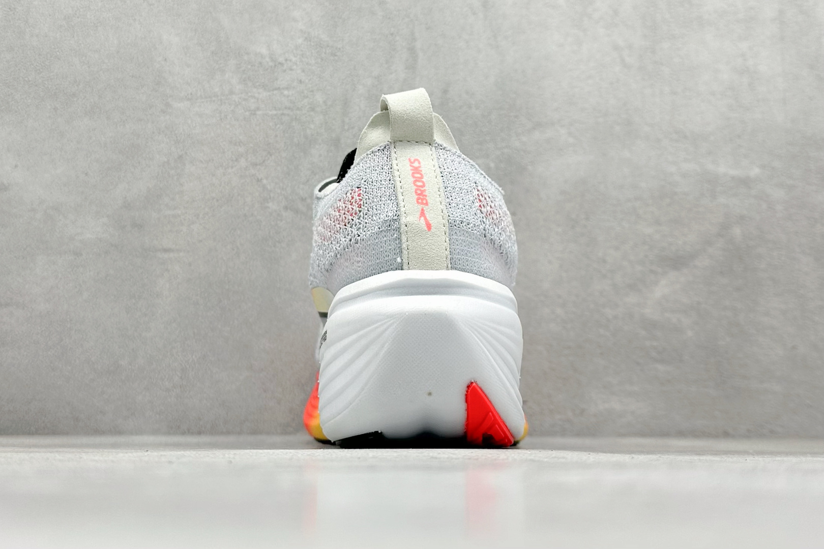 200 Brooks布鲁克斯 Hyperion Elite 4 舒适百搭防滑耐磨 低帮 越野竞速跑步鞋 100046 1D 488-Chinese UA Cheap High Quatity Brand Clothes Bags handbags Sneakers wholesale wholesaler seller from China Factory suppliers Fashion Clothing Shoes best Quality Beautiful Price 200 Brooks布鲁克斯 Hyperion Elite 4 舒适百搭防滑耐磨 低帮 越野竞速跑步鞋 100046 1D 488