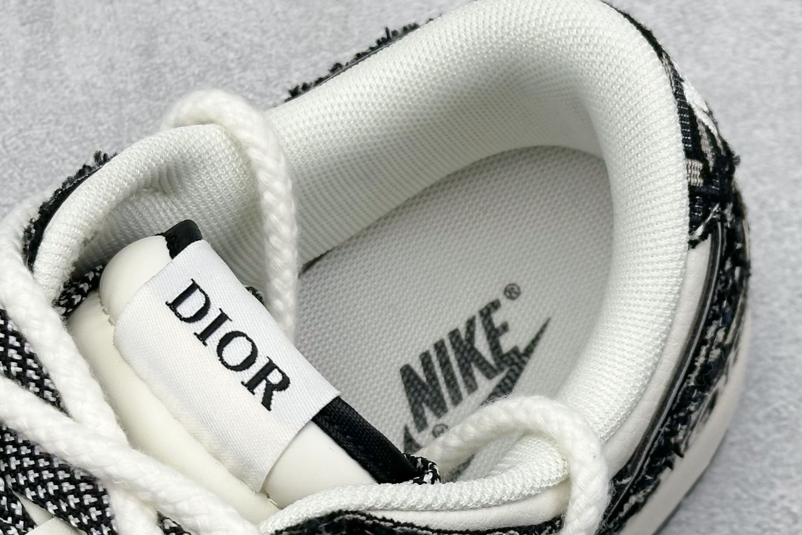 图片[8]-Nike SB Dunk Low“迪奥联名——绑带织布勾” 周年高端定制 低帮休闲板鞋 定制鞋盒 大厂纯原品质出货 超高清洁度 皮料切割干净无任何毛边 细节完美 货号：SJ2068-286 尺码： 36 36.5 37.5 38 38.5 39 40 40.5 41 42 42.5 43 44 44.5 45-选品中心