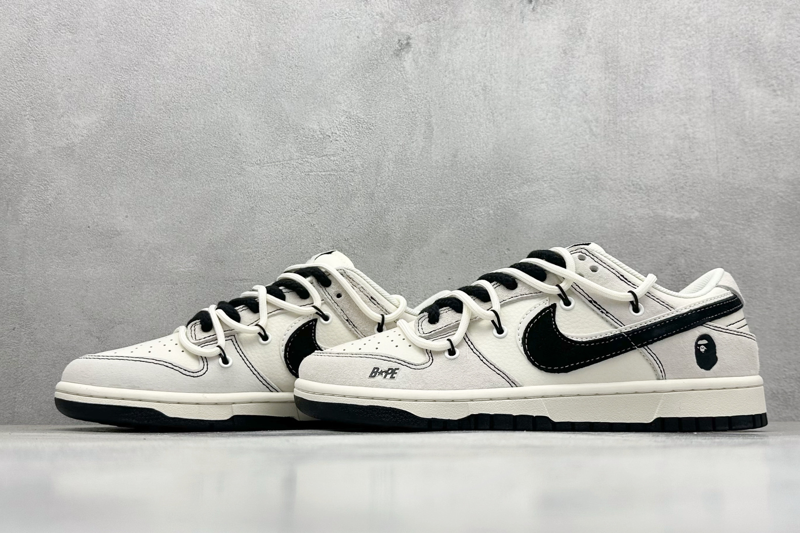 图片[5]-Nike SB Dunk Low“BAPE联名——绑带黑勾” 周年高端定制 低帮休闲板鞋 定制鞋盒 大厂纯原品质出货 超高清洁度 皮料切割干净无任何毛边 细节完美 货号：SJ2068-299 尺码：36 36.5 37.5 38 38.5 39 40 40.5 41 42 42.5 43 44 44.5 45-选品中心