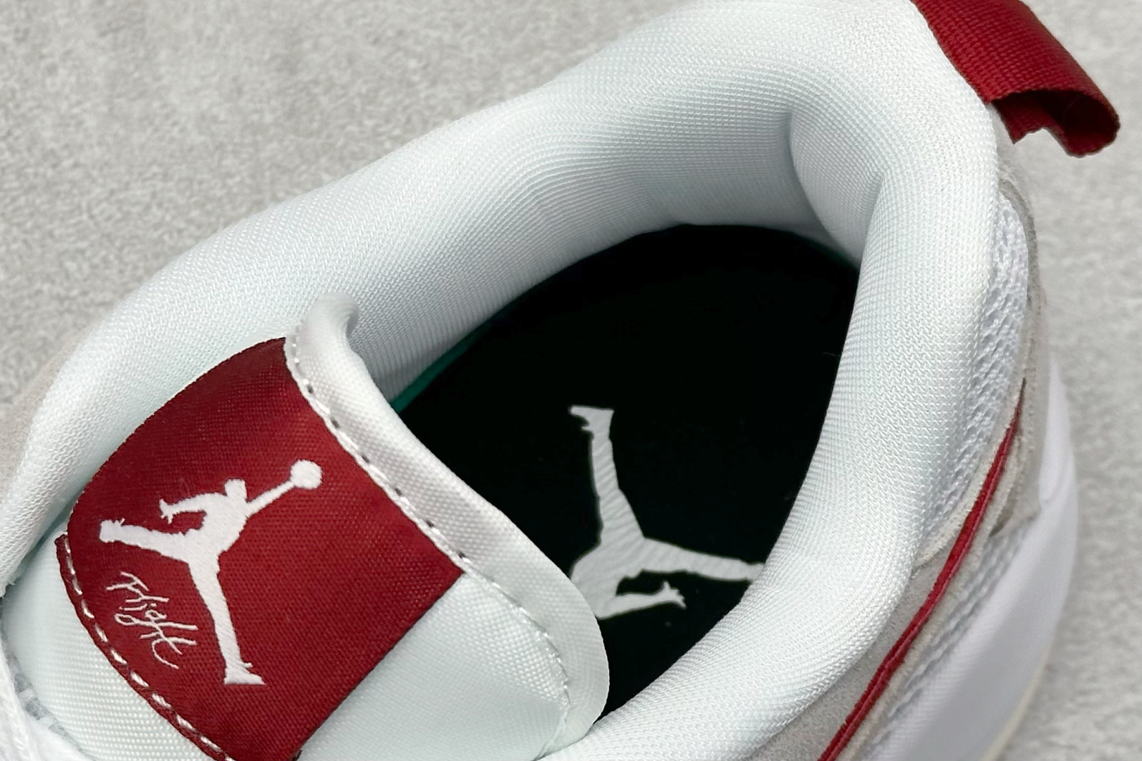 图片[8]-NK Air JORDAN CMFT ERA 复古单品 模具数据档案开发制造 纯粹还原公司版型鞋型 公司正确鞋面纹路 中底Formula 23缓震系统原厂鞋舌厚度海绵 原厂高频侧边字体模油墨印刷 原厂高弹材质鞋垫 回弹性跟公司一致 原中底布缝合走线以及注脚孔和钢印 货号：HJ6777 116 尺码：36 36.5 37.5 38 38.5 39 40 40.5 41 42 42.5 43 44 44.5 45 46-选品中心