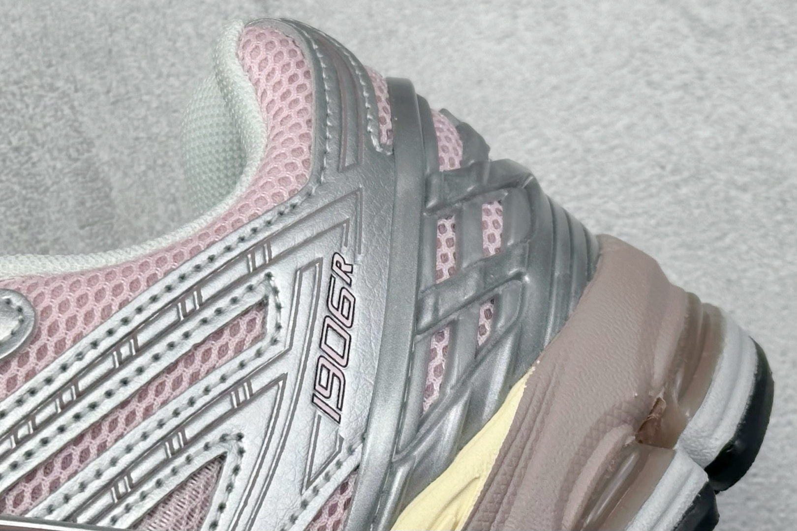 190 New Balance 1906系列复古老爹风休闲运动慢跑鞋 U1906RNF-Chinese UA Cheap High Quatity Brand Clothes Bags handbags Sneakers wholesale wholesaler seller from China Factory suppliers Fashion Clothing Shoes best Quality Beautiful Price 190 New Balance 1906系列复古老爹风休闲运动慢跑鞋 U1906RNF