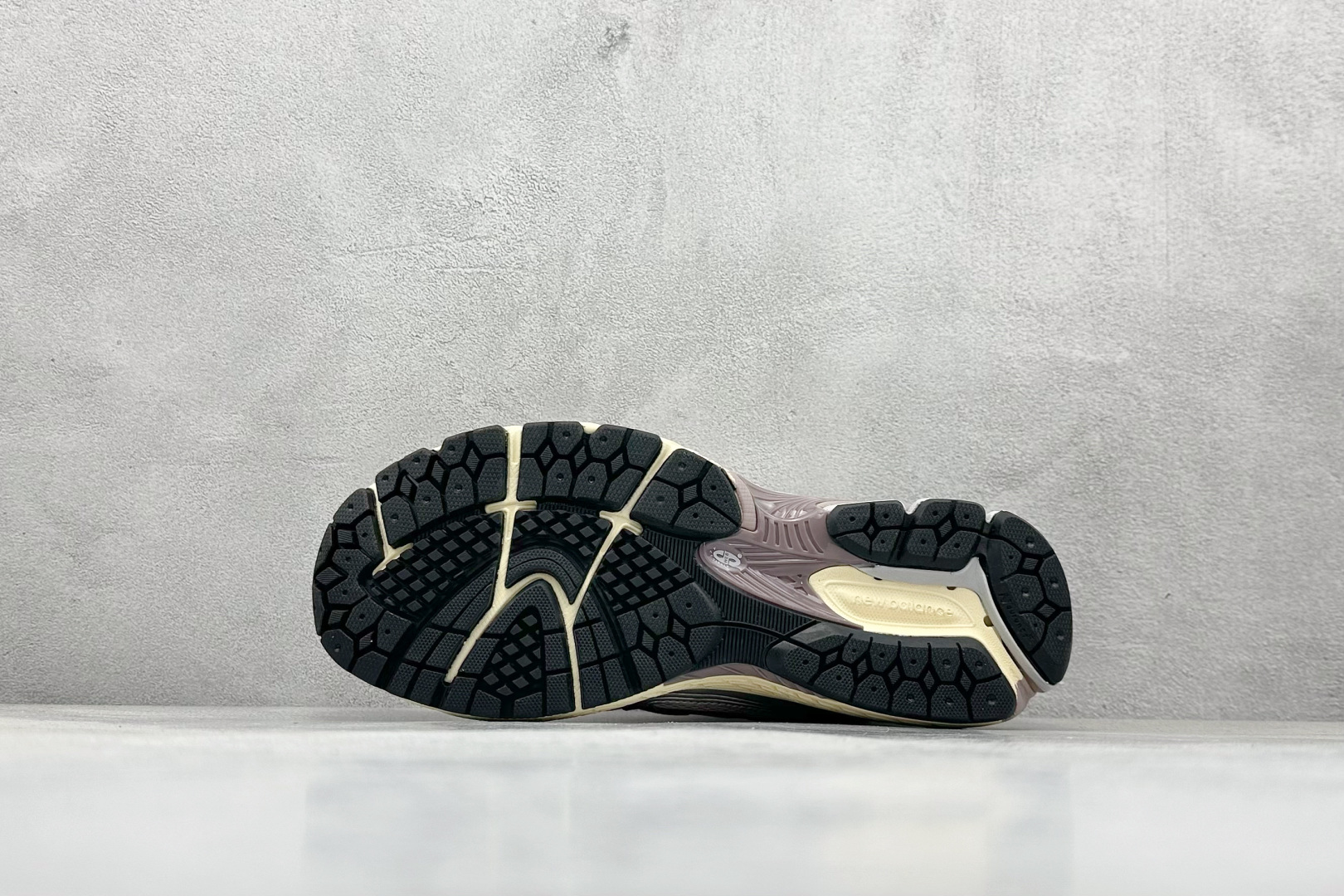 190 New Balance 1906系列复古老爹风休闲运动慢跑鞋 U1906RNF-Chinese UA Cheap High Quatity Brand Clothes Bags handbags Sneakers wholesale wholesaler seller from China Factory suppliers Fashion Clothing Shoes best Quality Beautiful Price 190 New Balance 1906系列复古老爹风休闲运动慢跑鞋 U1906RNF