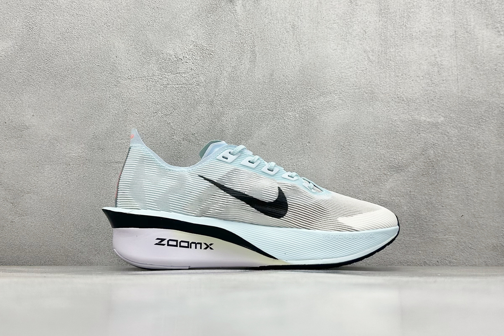 图片[2]-XL版Nk ZoomX Vaporfly NEXT% 4 马拉松系列公路竞速超轻缓震透气网纱运动跑步鞋 鞋款轻盈，同时保持出色性能表现 无论是日常畅跑还是马拉松，皆可轻松驾驭 货号：HF6412-400-选品中心