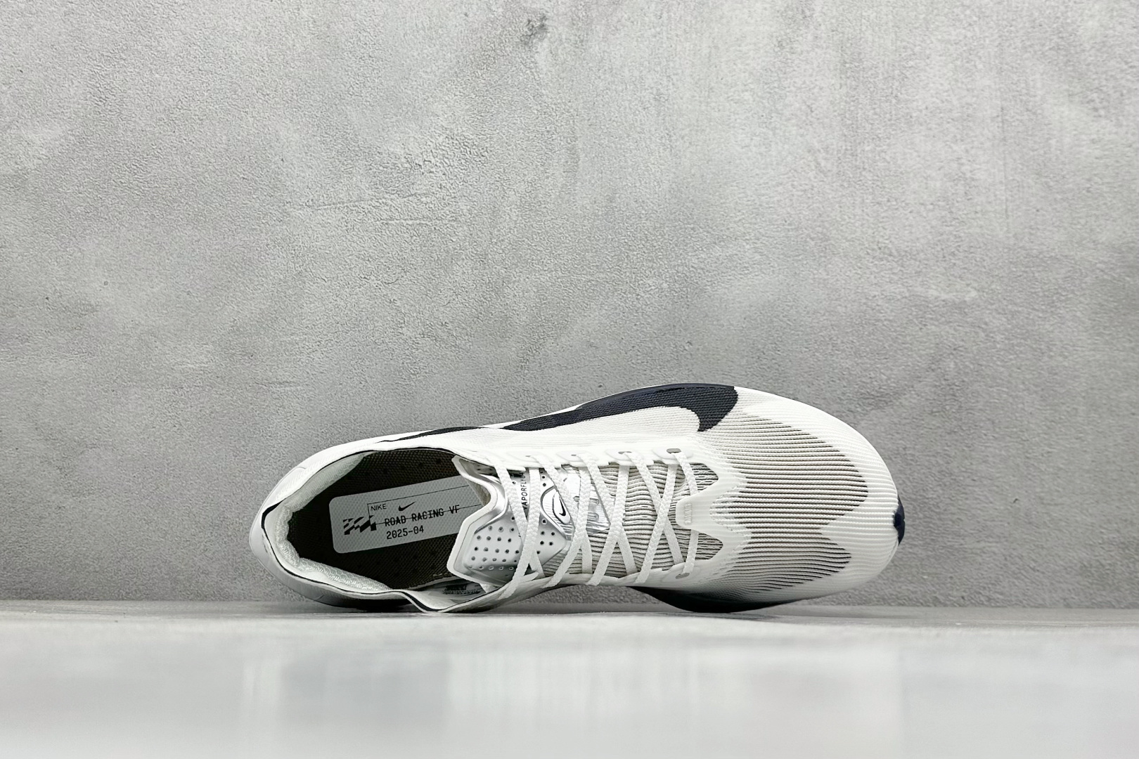 图片[3]-XL版Nk ZoomX Vaporfly NEXT% 4 马拉松系列公路竞速超轻缓震透气网纱运动跑步鞋 鞋款轻盈，同时保持出色性能表现 无论是日常畅跑还是马拉松，皆可轻松驾驭 货号：HF6412-100-选品中心