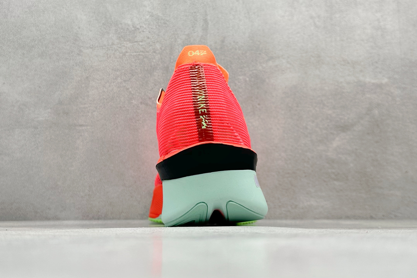 图片[6]-XL版Nk ZoomX Vaporfly NEXT% 4 马拉松系列公路竞速超轻缓震透气网纱运动跑步鞋 鞋款轻盈，同时保持出色性能表现 无论是日常畅跑还是马拉松，皆可轻松驾驭 货号：HF6412-600-选品中心