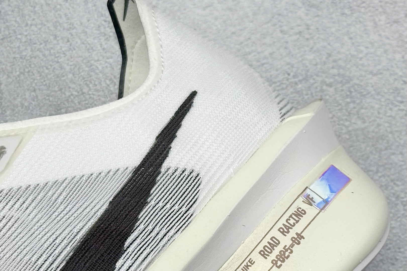 图片[9]-XL版Nk ZoomX Vaporfly NEXT% 4 马拉松系列公路竞速超轻缓震透气网纱运动跑步鞋 鞋款轻盈，同时保持出色性能表现 无论是日常畅跑还是马拉松，皆可轻松驾驭 货号：HV6107-100-选品中心