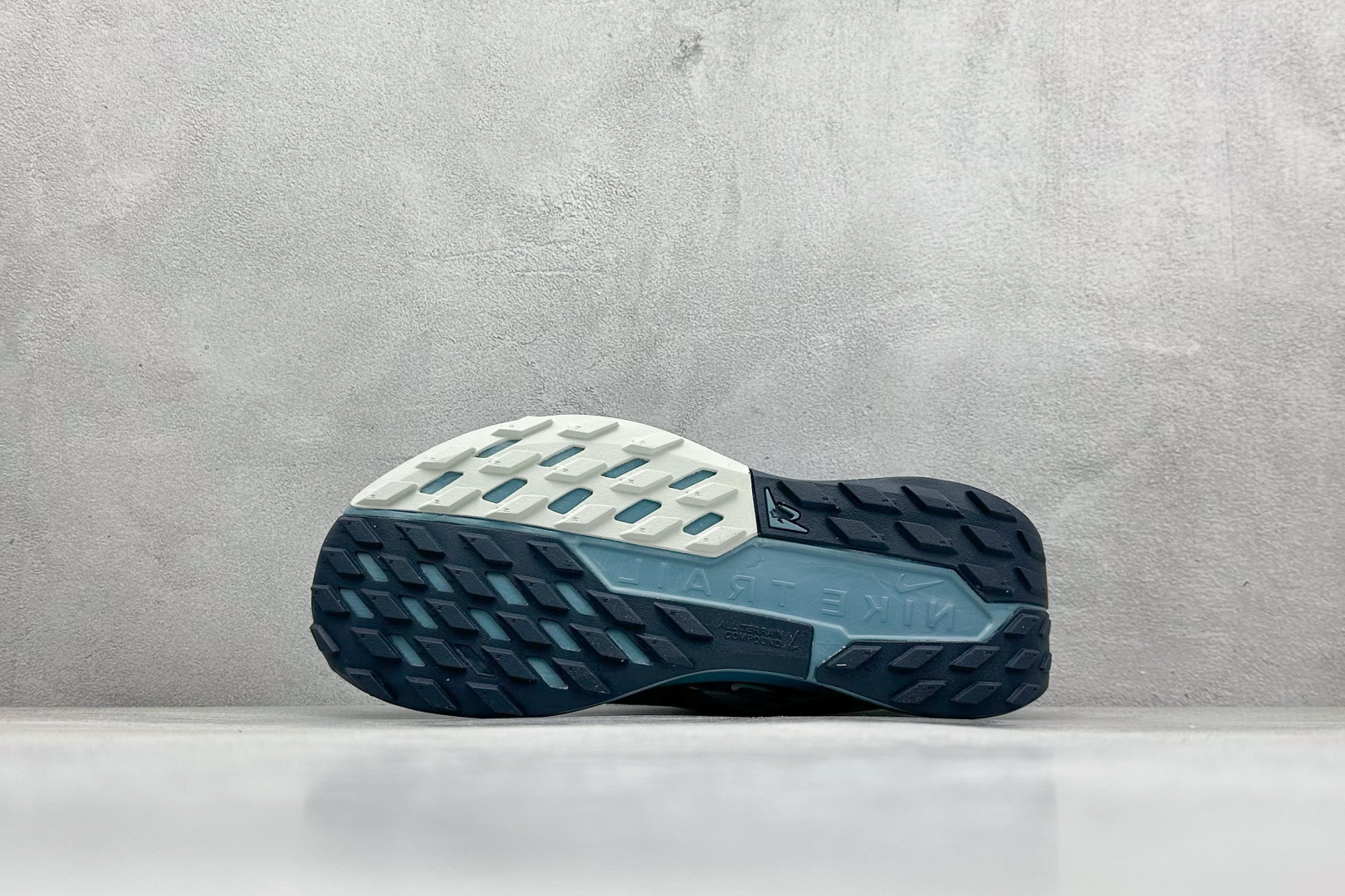 图片[4]-XL版 NK REACTX PEGASUS TRAIL 5 网面透气跑鞋原档案数据编织面 原盒原配 QC检验、钢印 俱全原底科技 同步原版 脚感堪比Boost 登月兼顾迅疾外观和稳固脚感 后跟覆面和中足动态支撑巧妙融合 缔造稳定顺畅的迈步体验 货号：DV3864-005 尺码：36-45-选品中心