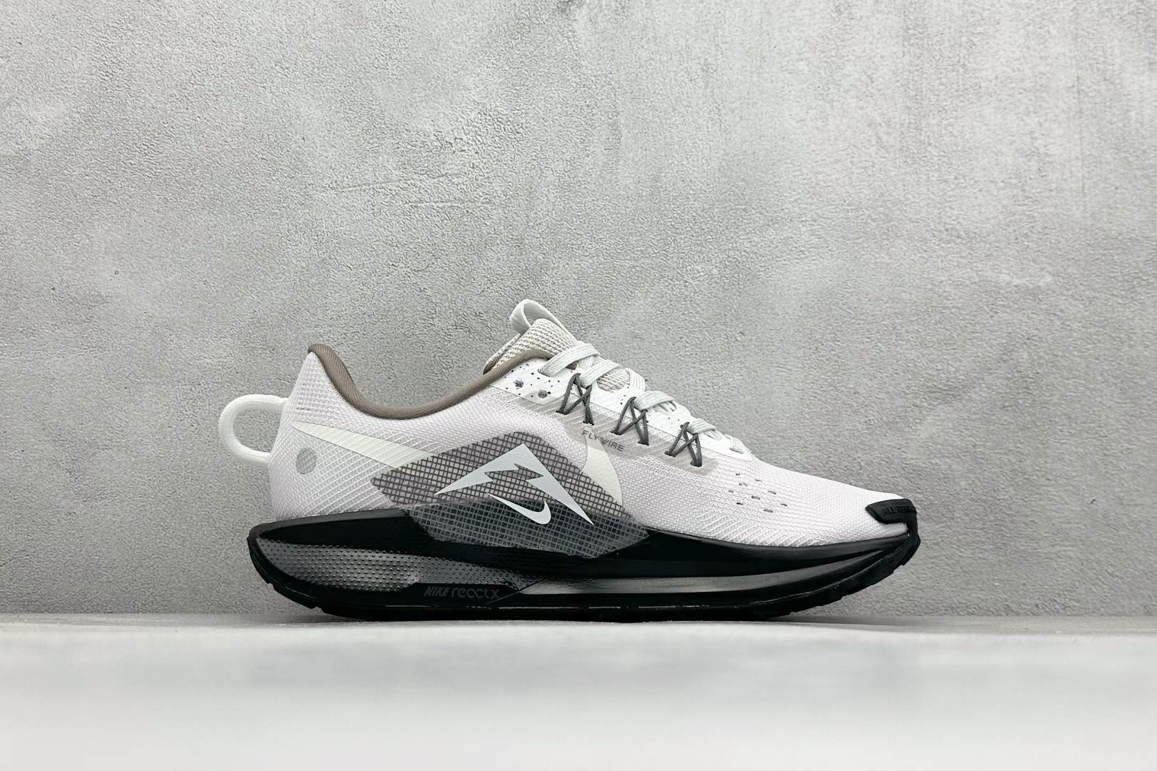 图片[2]-XL版 NK REACTX PEGASUS TRAIL 5 网面透气跑鞋原档案数据编织面 原盒原配 QC检验、钢印 俱全原底科技 同步原版 脚感堪比Boost 登月兼顾迅疾外观和稳固脚感 后跟覆面和中足动态支撑巧妙融合 缔造稳定顺畅的迈步体验 货号：IB7667-001 尺码：36-45-选品中心