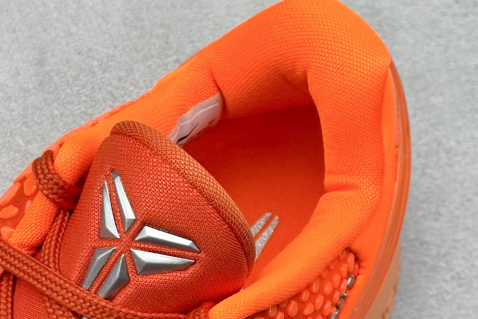 图片[8]-纯原Nk Kobe VI Protro 6 科比6代 男子实战篮球鞋  #PROTRO复刻版开发货品 全鞋身材料卡色独家定制 SWOOSH 蛇鳞 正确珠光效果（内嵌珍珠粉）  #鞋身尊贵黑金色调 前掌ZOOM TURBO 后掌马蹄zoom缓震 内置全真动态飞线 独家复刻U型缓震垫带独立钢印十年情怀 这里完美落地 致力打造最强ZK系列！ 货号：IH1871-800  尺码：39 40 40.5 41 42 42.5 43 44 44.5 45 46 47.5-选品中心