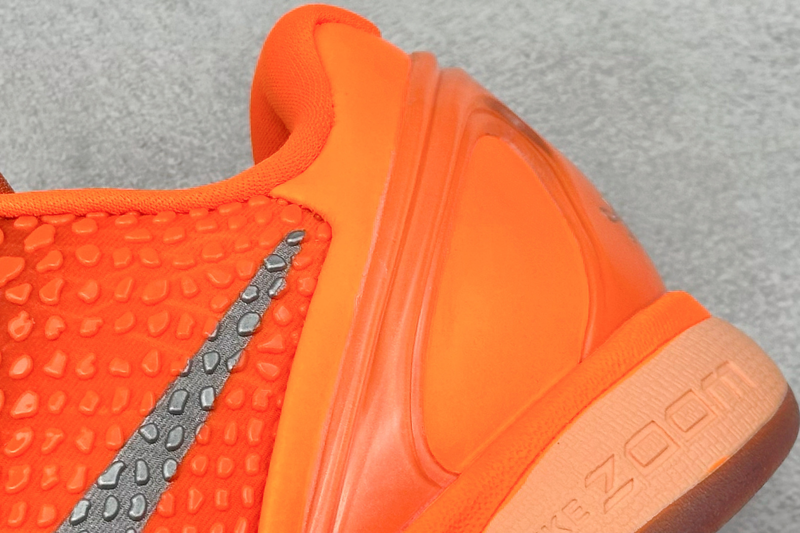 图片[9]-纯原Nk Kobe VI Protro 6 科比6代 男子实战篮球鞋  #PROTRO复刻版开发货品 全鞋身材料卡色独家定制 SWOOSH 蛇鳞 正确珠光效果（内嵌珍珠粉）  #鞋身尊贵黑金色调 前掌ZOOM TURBO 后掌马蹄zoom缓震 内置全真动态飞线 独家复刻U型缓震垫带独立钢印十年情怀 这里完美落地 致力打造最强ZK系列！ 货号：IH1871-800  尺码：39 40 40.5 41 42 42.5 43 44 44.5 45 46 47.5-选品中心