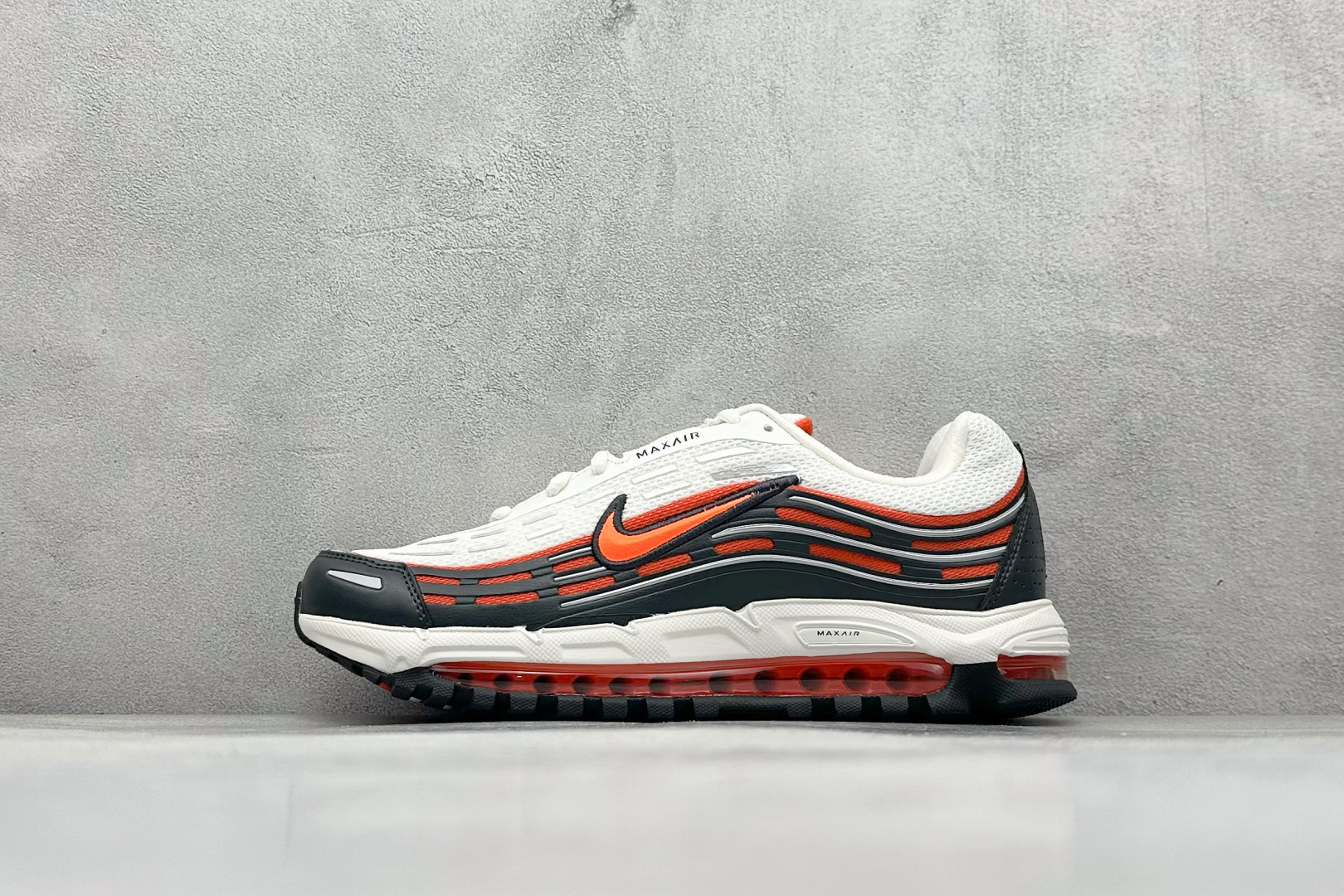 纯原NK Air Max TL 2.5 SP 全新配色子弹复古联名减震气垫跑步鞋 打造全市场最强版本子弹 这里只对比原鞋原厂TPU反光材料 市场首家原模原气垫 拒绝套用公底原档案Swoosh电绣 卡色匹配原版 货号： FZ4110-001 尺码： 36-45-选品中心