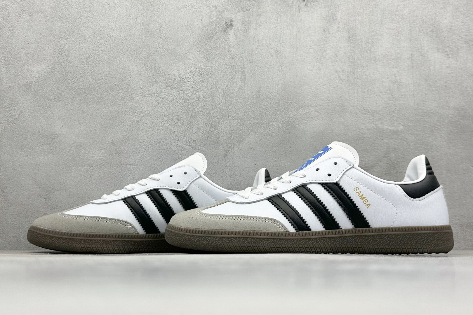 图片[5]-YH长青福利  AD Originals Samba OG 桑巴训练鞋 鞋是一款永恒的训练偶像，这款桑巴鞋展示了高质量的工艺，带有装饰的超锁缝制和无缝的手感。柔软、柔软的鹿皮革造型和标志性的3条纹完成了精致的外观。正规合身鞋带，鞋面上有绒面鞋垫；橡胶鞋底，橡胶中底；享受正畸套筒软感，自50年代首次亮相以来就一直在赢得粉丝的青睐。 货号：B75806-选品中心
