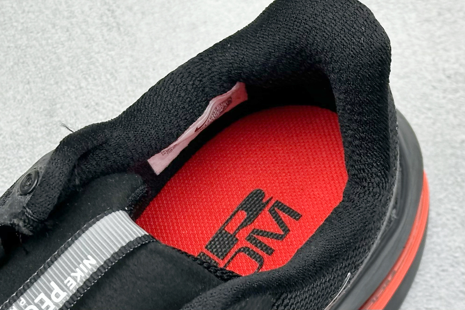 220 I8Nike Air Zoom Pegasus Premium 耐克网面全掌气垫缓震跑鞋  HQ2592-003