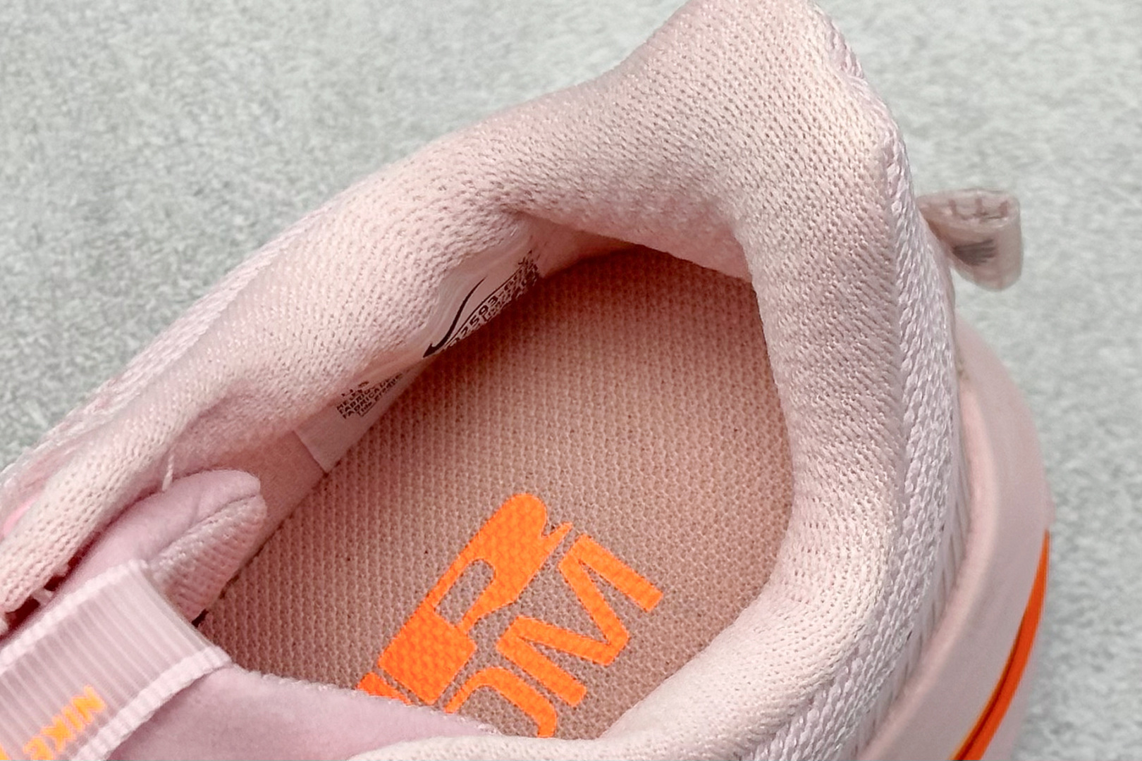 220 I8Nike Air Zoom Pegasus Premium 耐克网面全掌气垫缓震跑鞋  HQ2593-601