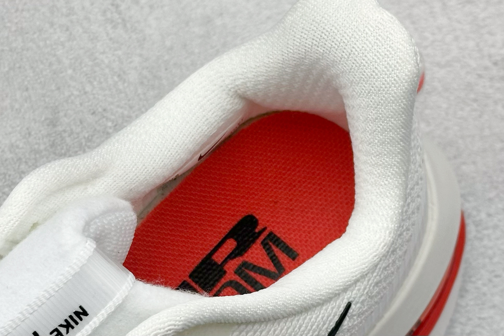 220 I8Nike Air Zoom Pegasus Premium 耐克网面全掌气垫缓震跑鞋  HQ2592-101