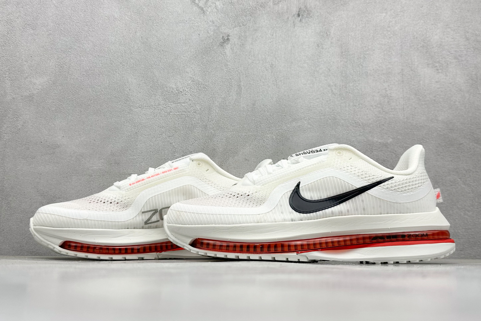 220 I8Nike Air Zoom Pegasus Premium 耐克网面全掌气垫缓震跑鞋  HQ2592-101