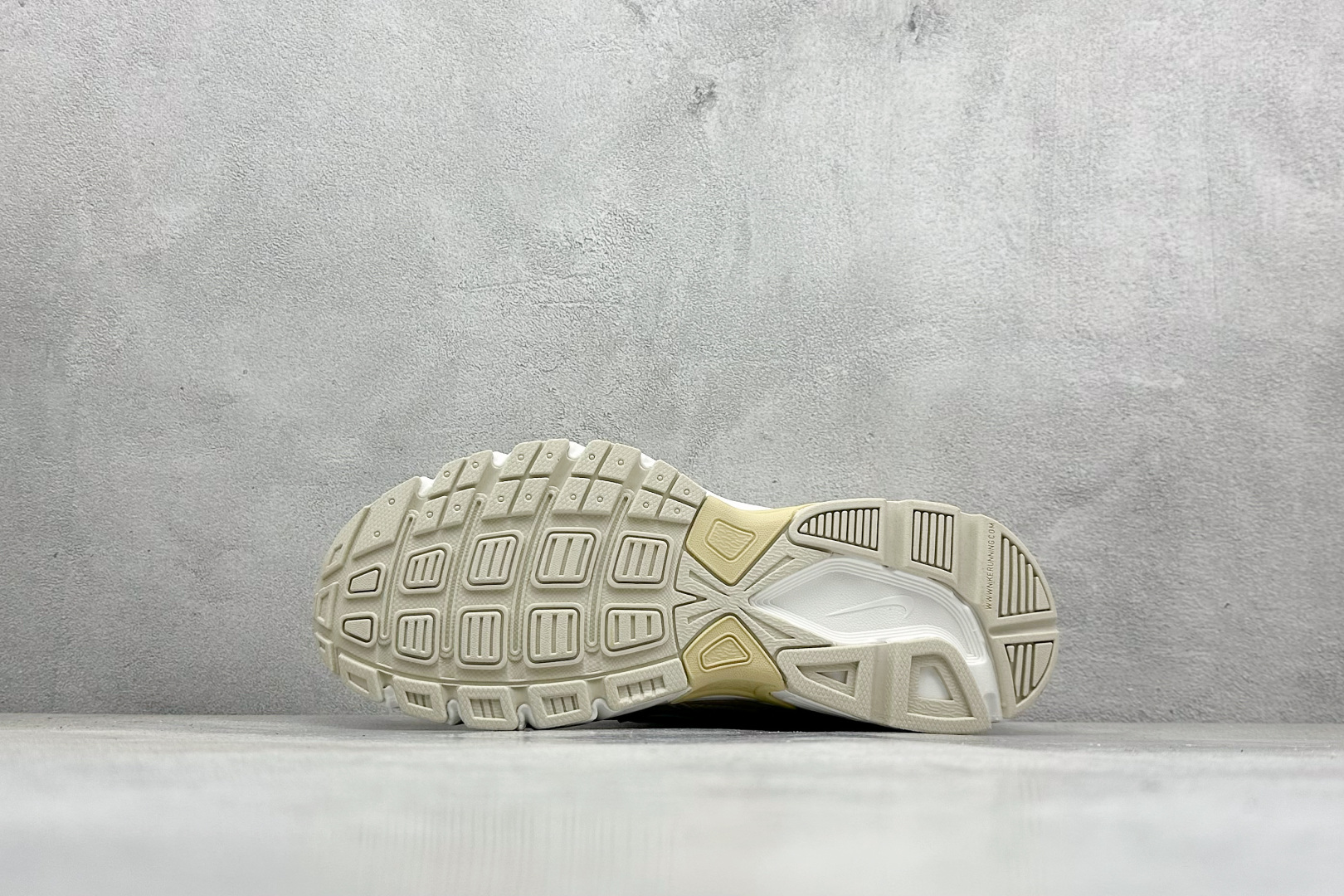 
GX版 Nike Initiator Running 耐克INS
超火复古老爹跑鞋 
独家私模 原鞋 