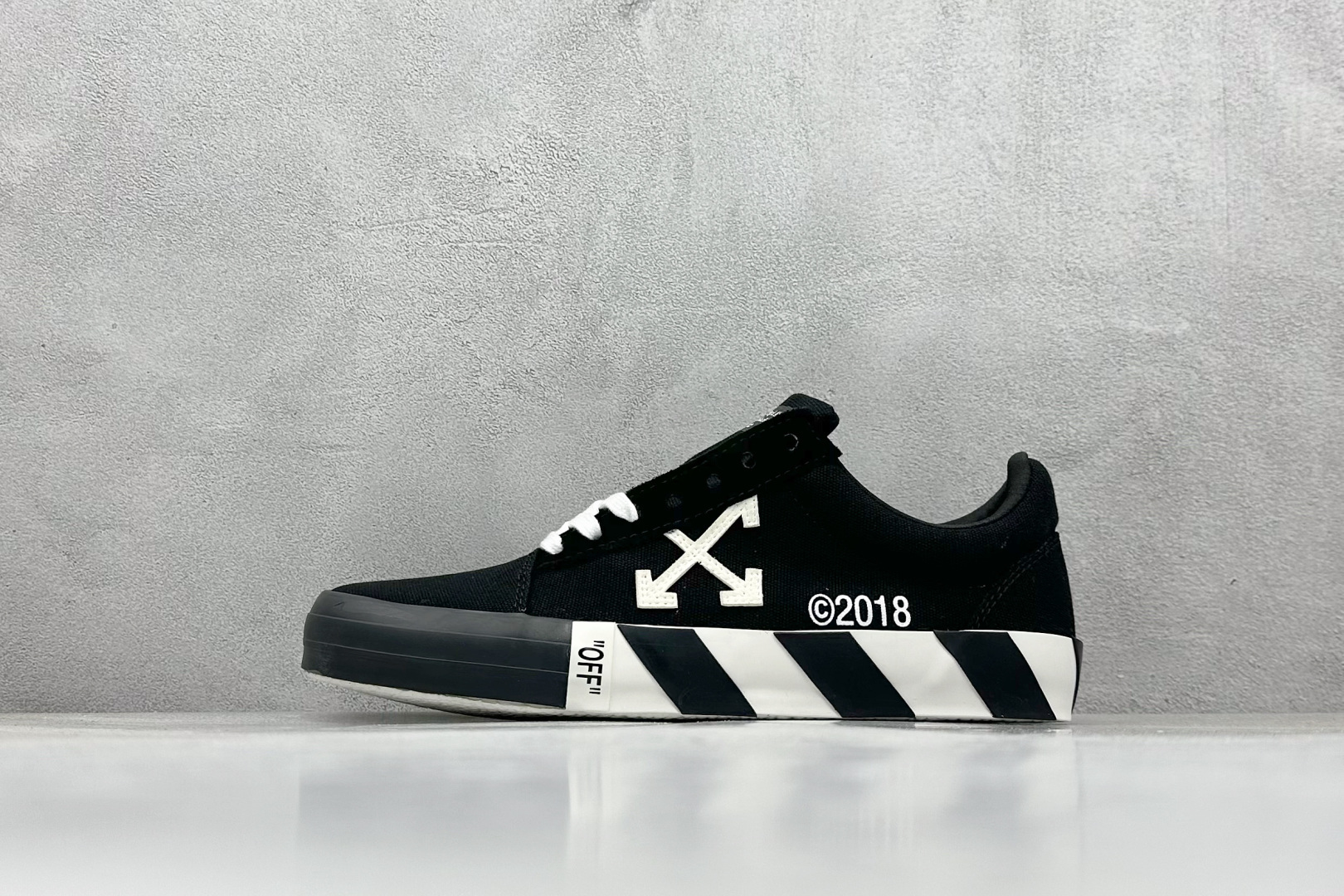 S版OFF-WHITE GYM SHOES LOVERS 舒适百搭防滑耐磨低帮帆布鞋  尺码：36 37 38 39 40 41 42 43 44 45 46 47-选品中心