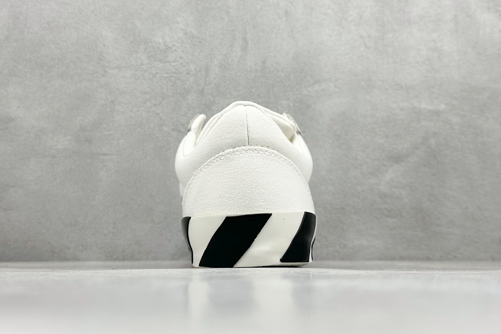 200 S版OFF-WHITE GYM SHOES LOVERS 舒适百搭防滑耐磨低帮帆布鞋