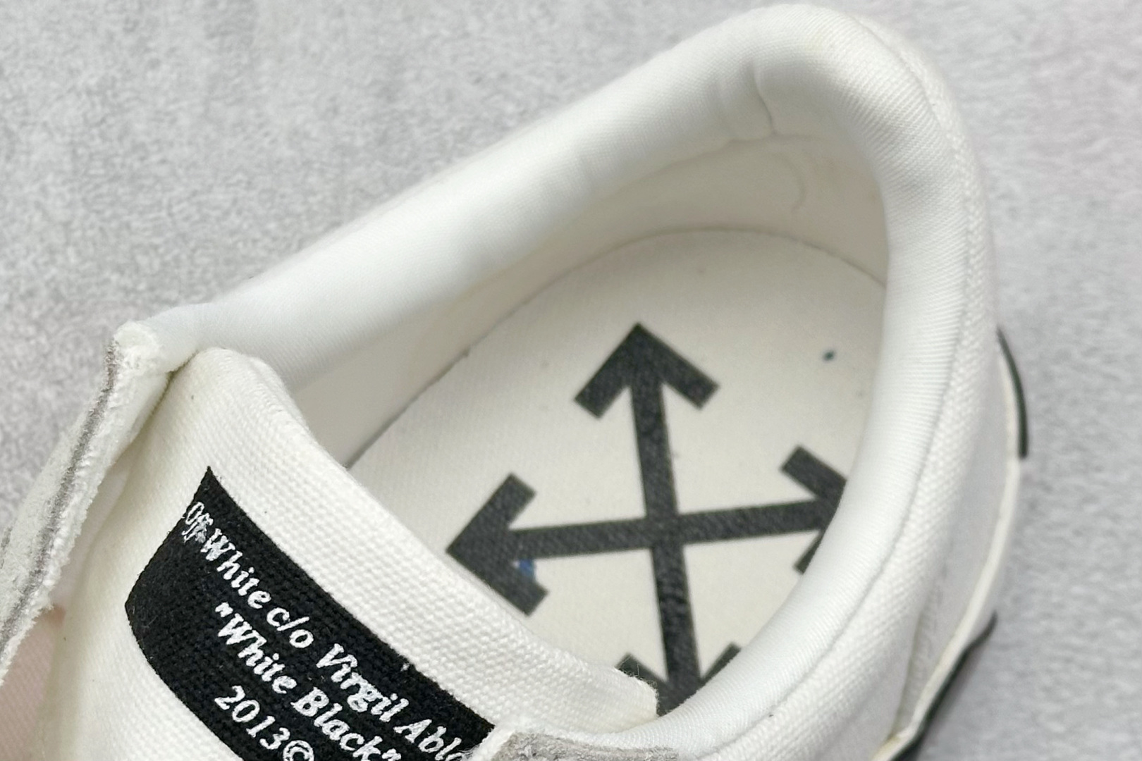 200 S版OFF-WHITE GYM SHOES LOVERS 舒适百搭防滑耐磨低帮帆布鞋