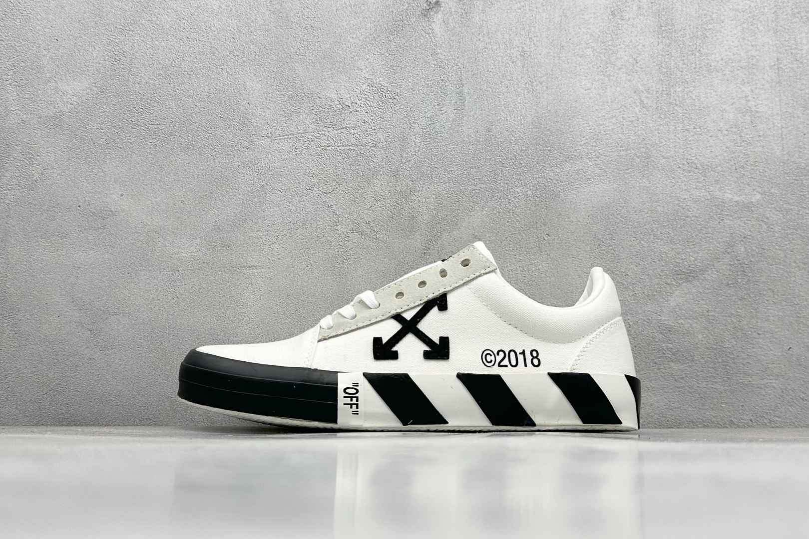 200 S版OFF-WHITE GYM SHOES LOVERS 舒适百搭防滑耐磨低帮帆布鞋