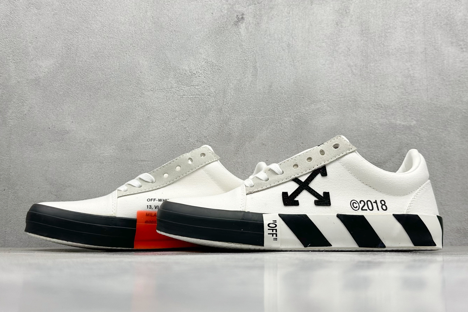 200 S版OFF-WHITE GYM SHOES LOVERS 舒适百搭防滑耐磨低帮帆布鞋