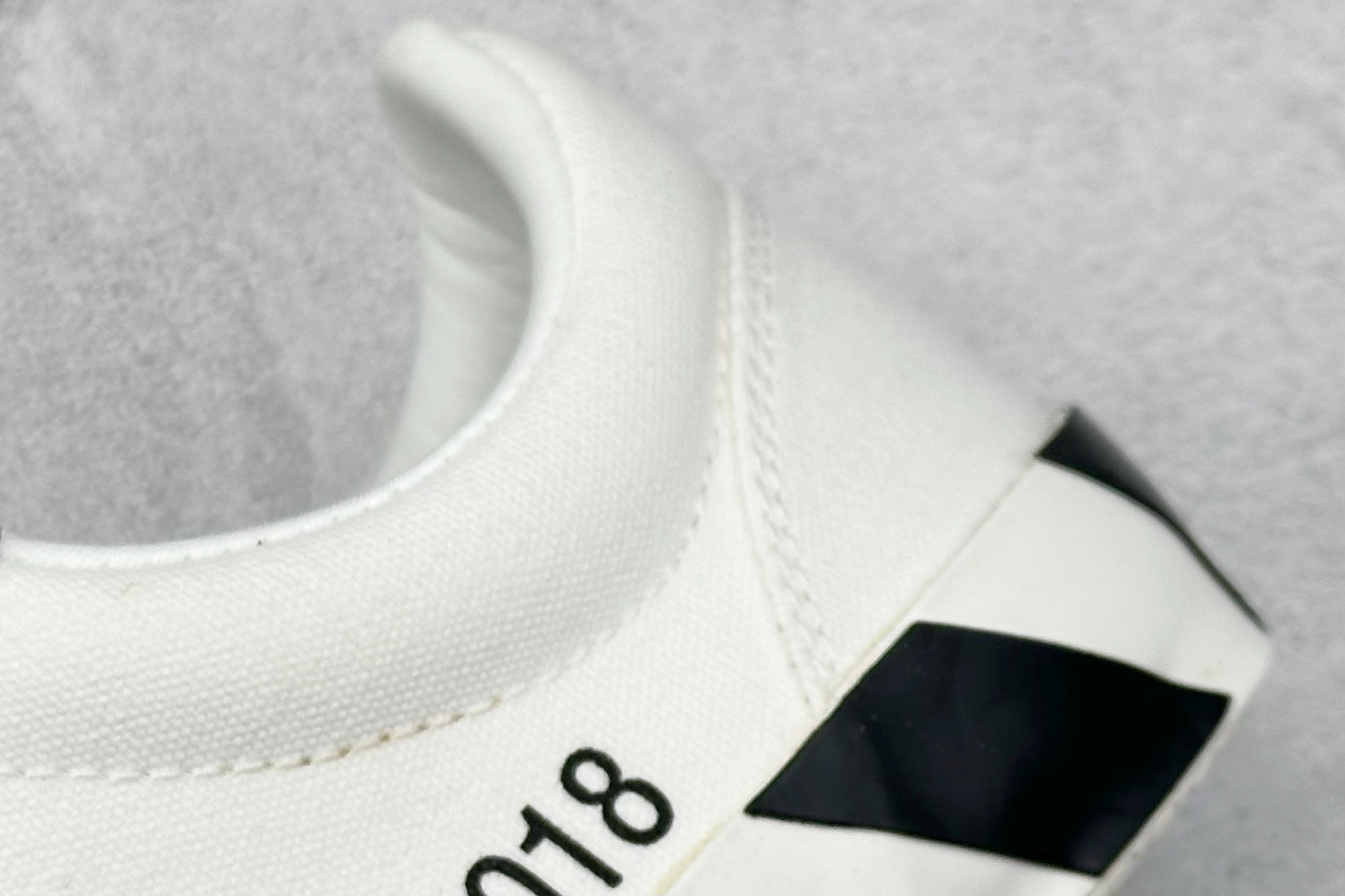 200 S版OFF-WHITE GYM SHOES LOVERS 舒适百搭防滑耐磨低帮帆布鞋