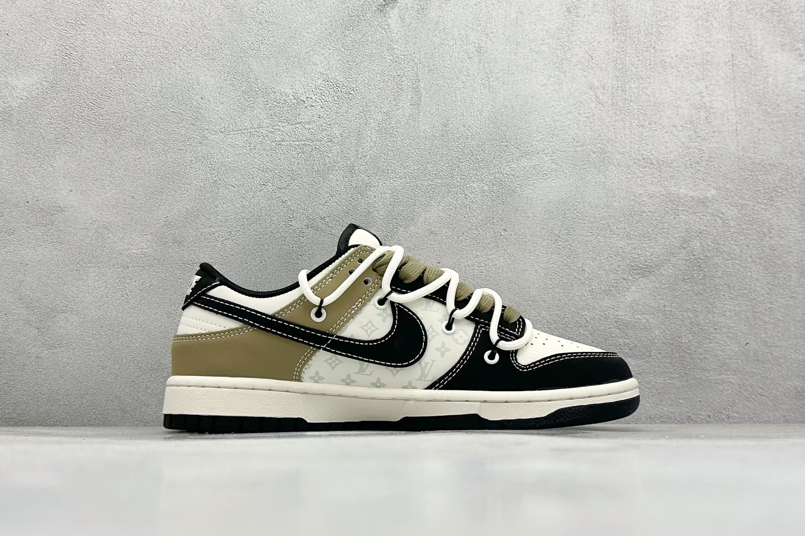 300 XC版Nike SB Dunk Low LV联名 黑棕抽绳 周年高端定制 低帮休闲板鞋  YX5066-371