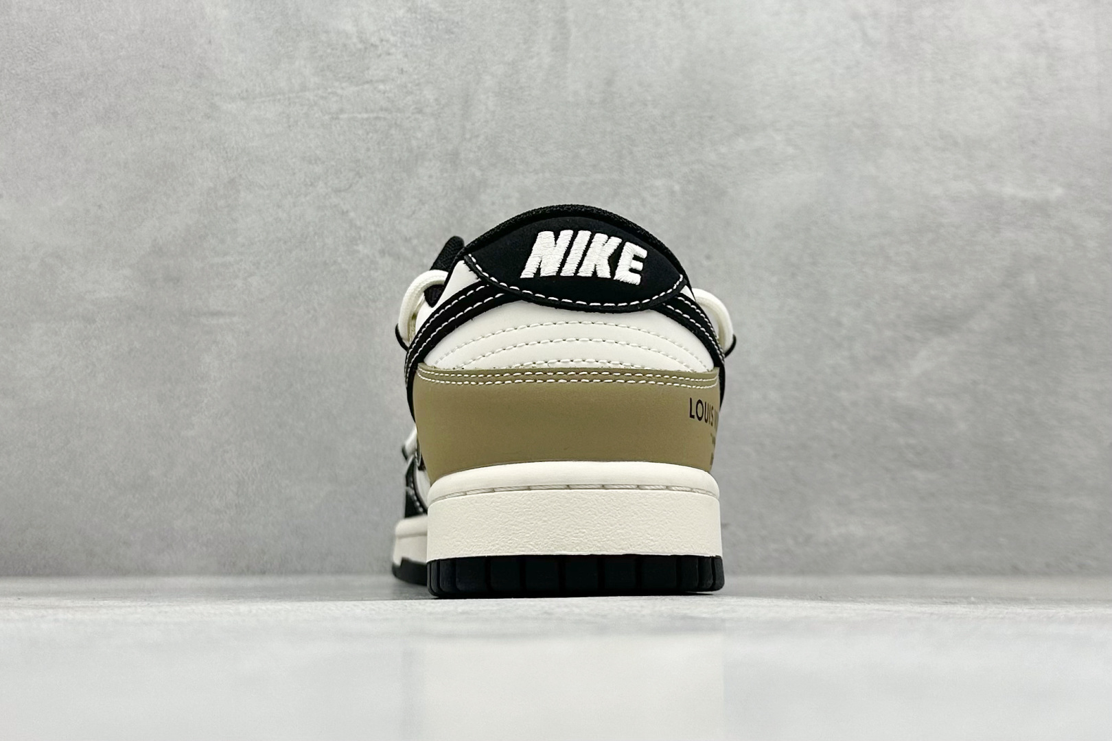 300 XC版Nike SB Dunk Low LV联名 黑棕抽绳 周年高端定制 低帮休闲板鞋  YX5066-371